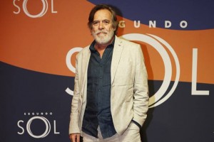O ator José de Abreu na estreia da novela 'Segundo Sol' (Artur Meninea/Gshow) 