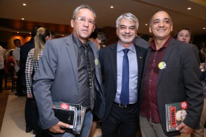 Diretores da Revista Total com o senador Humberto Costa