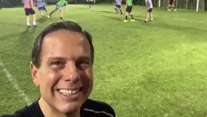 27 06 PELADA COM DORIA